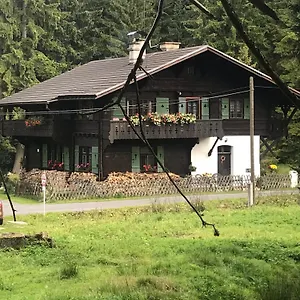 Kladska Apartment