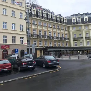 U Kolonady Apartment